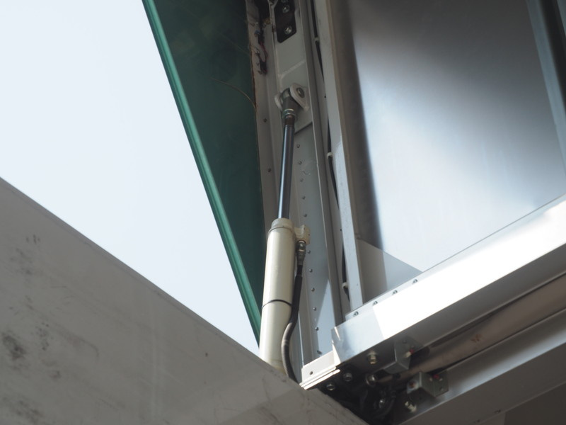 いすゞ ギガ ウイング車 大型 LKG-CYJ77A 年式 H23[写真14]