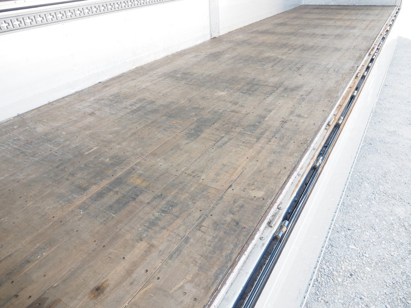 いすゞ ギガ ウイング車 大型 LKG-CYJ77A 年式 H23[写真20]