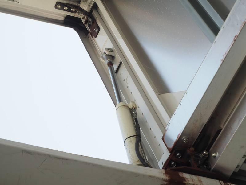 いすゞ ギガ ウイング車 大型 LKG-CYJ77A 年式 H23[写真11]