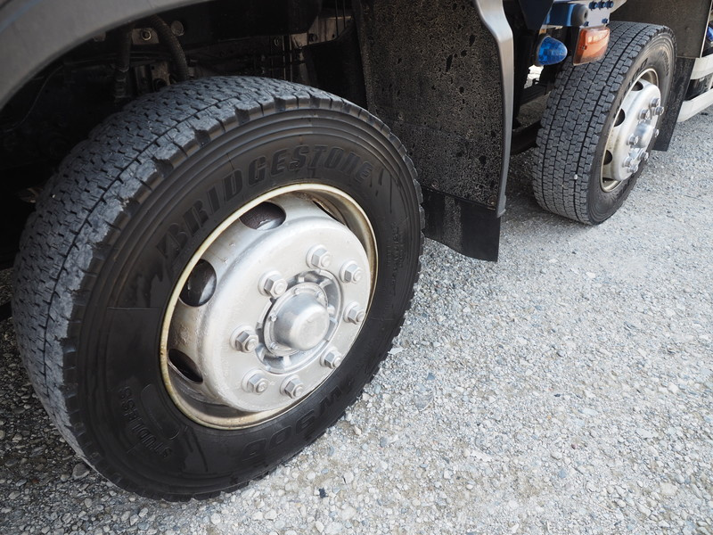 いすゞ ギガ ウイング車 大型 LKG-CYJ77A 年式 H23[写真36]