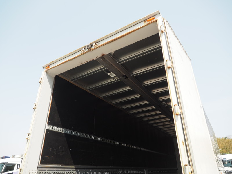 いすゞ ギガ ウイング車 大型 LKG-CYJ77A 年式 H23[写真24]