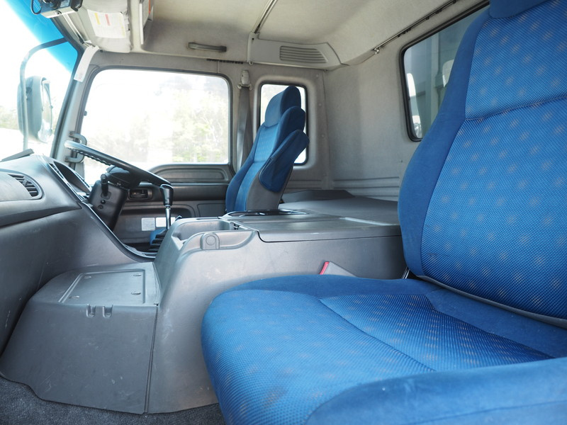 いすゞ ギガ ウイング車 大型 LKG-CYJ77A 年式 H23[写真30]