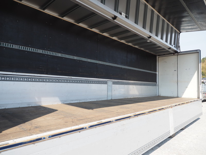 いすゞ ギガ ウイング車 大型 LKG-CYJ77A 年式 H23[写真17]