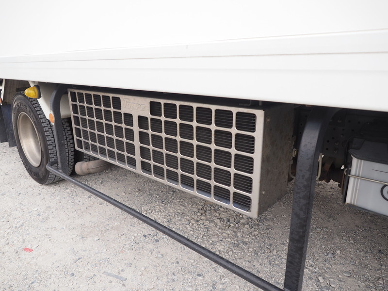 いすゞ フォワード 冷凍バン 中型 SKG-FRR90T2 年式 H24[写真05]