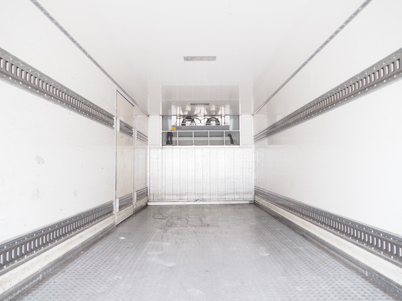 いすゞ フォワード 冷凍バン 中型 PKG-FRR90T2 年式 H23[写真11]