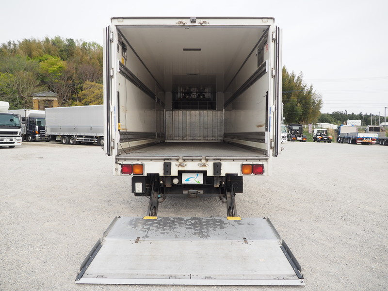 いすゞ フォワード 冷凍バン 中型 PKG-FRR90T2 年式 H23[写真15]