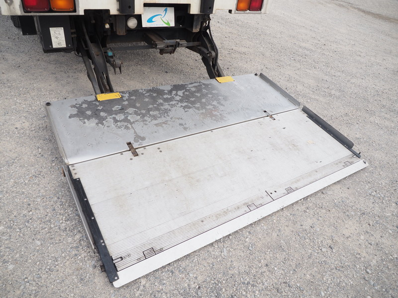 いすゞ フォワード 冷凍バン 中型 PKG-FRR90T2 年式 H23[写真16]