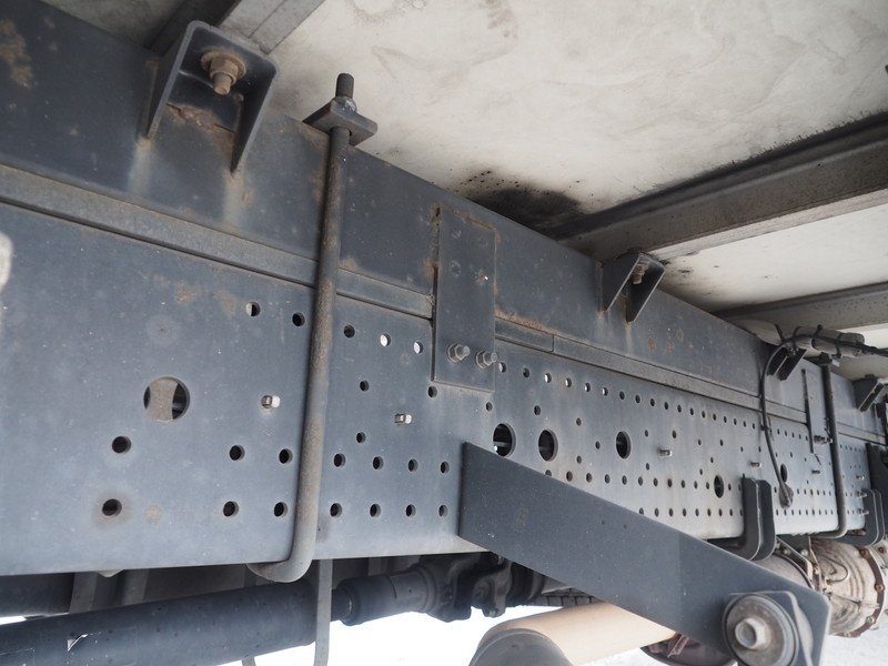 いすゞ フォワード 冷凍バン 中型 PKG-FRR90T2 年式 H23[写真23]