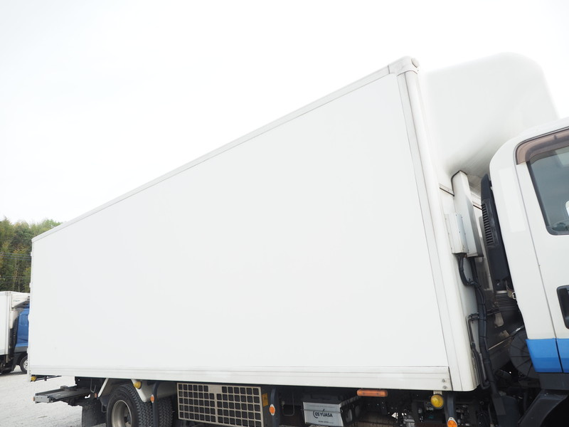 いすゞ フォワード 冷凍バン 中型 PKG-FRR90T2 年式 H23[写真07]