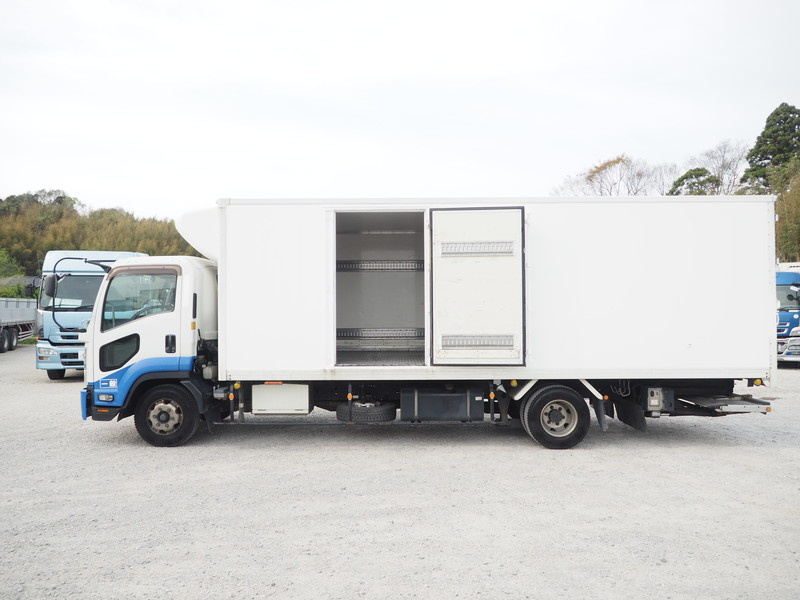 いすゞ フォワード 冷凍バン 中型 PKG-FRR90T2 年式 H23[写真09]
