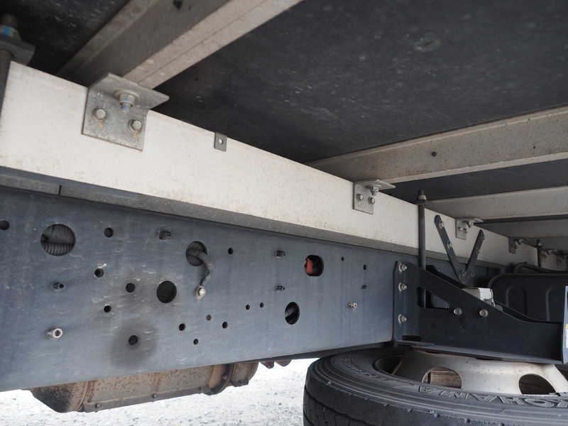 日野 レンジャー 冷凍バン 中型 TKG-FC9JKAG 年式 H27[写真14]