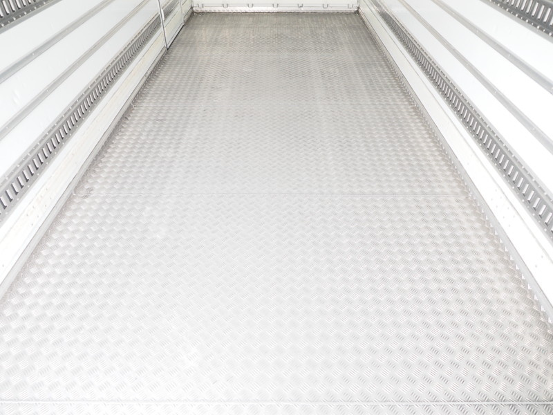 日野 レンジャー 冷凍バン 中型 TKG-FC9JKAG 年式 H27[写真07]