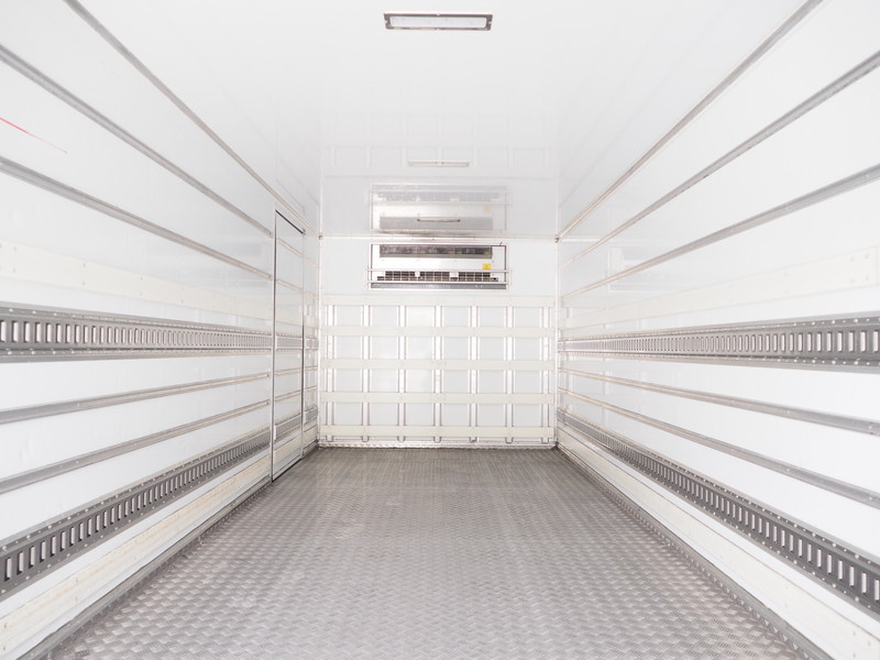 日野 レンジャー 冷凍バン 中型 TKG-FC9JKAG 年式 H27[写真06]