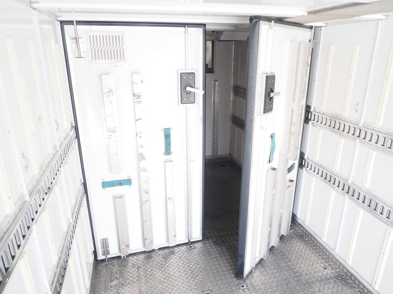 いすゞ エルフ 冷凍バン 小型 TRG-NPR85AN 年式 H27[写真14]