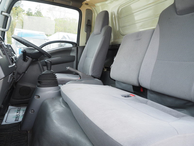 いすゞ エルフ 冷凍バン 小型 TRG-NPR85AN 年式 H27[写真24]