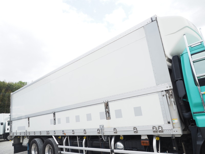 いすゞ ギガ 冷凍ウイング 大型 PJ-CYL51V5 年式 H17[写真11]