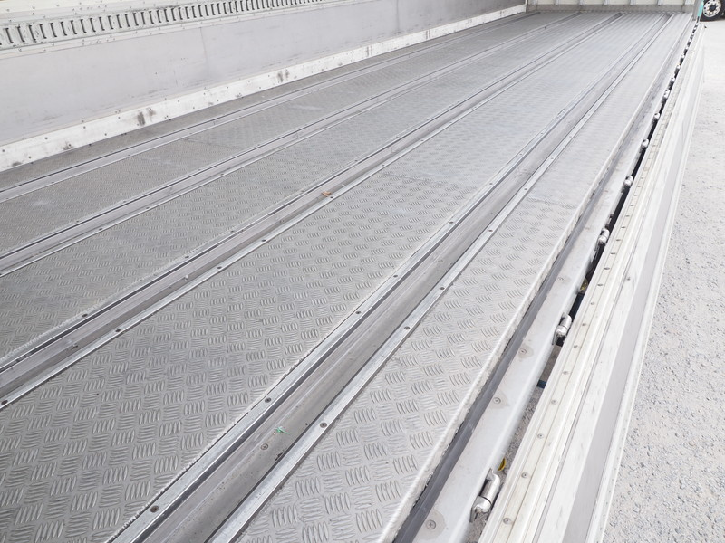 いすゞ ギガ 冷凍ウイング 大型 PJ-CYL51V5 年式 H17[写真22]