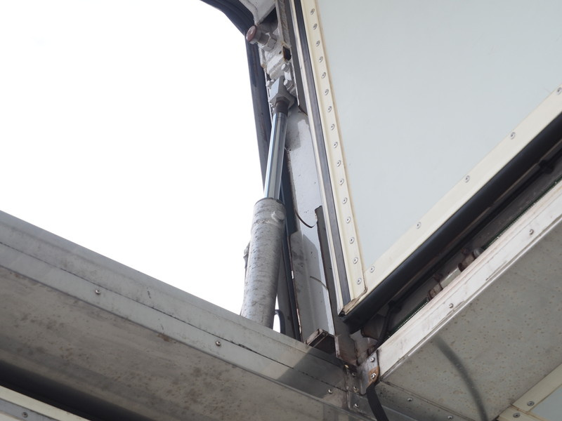 いすゞ ギガ 冷凍ウイング 大型 PJ-CYL51V5 年式 H17[写真14]