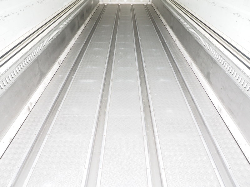 いすゞ ギガ 冷凍ウイング 大型 PJ-CYL51V5 年式 H17[写真26]