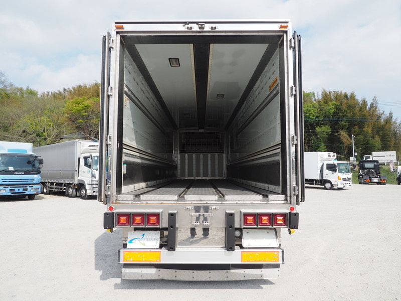 いすゞ ギガ 冷凍ウイング 大型 PJ-CYL51V5 年式 H17[写真24]