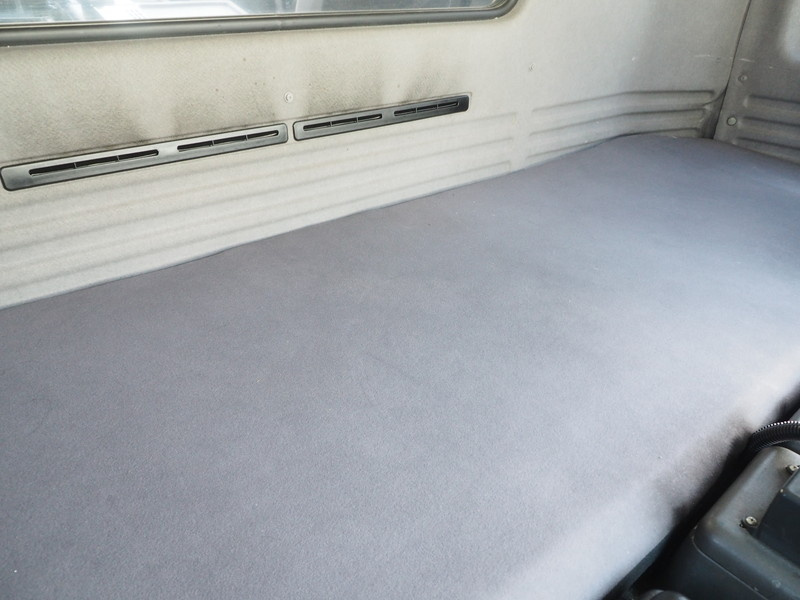 いすゞ ギガ 冷凍ウイング 大型 PJ-CYL51V5 年式 H17[写真37]