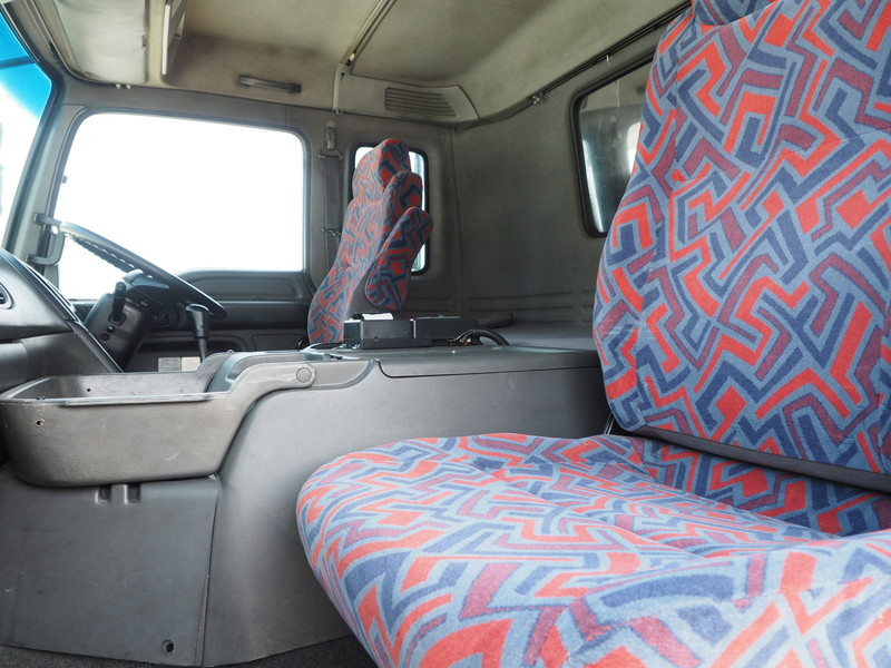 いすゞ ギガ 冷凍ウイング 大型 PJ-CYL51V5 年式 H17[写真38]