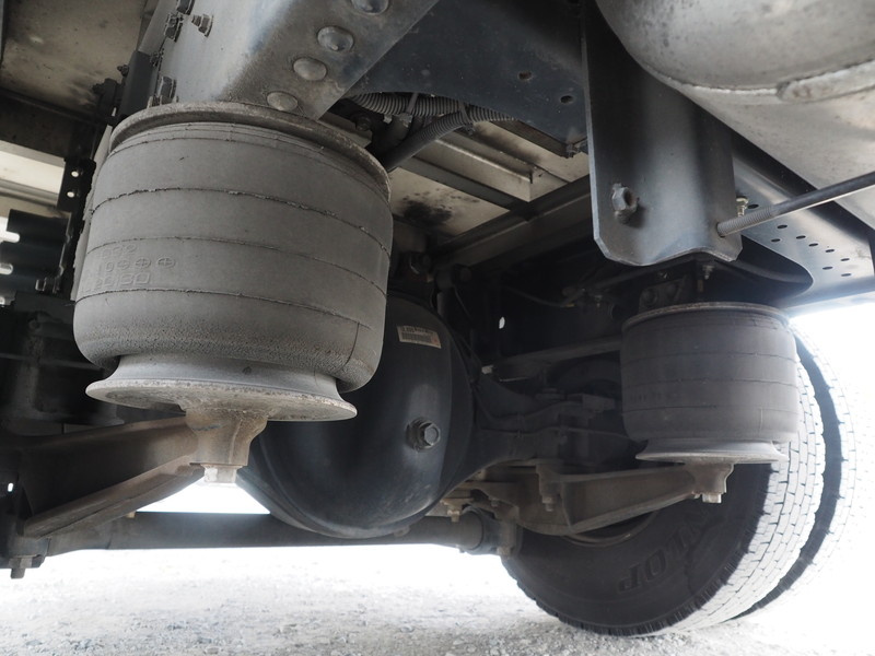 いすゞ フォワード 冷凍バン 中増t SKG-FSR90T2 年式 H25[写真28]