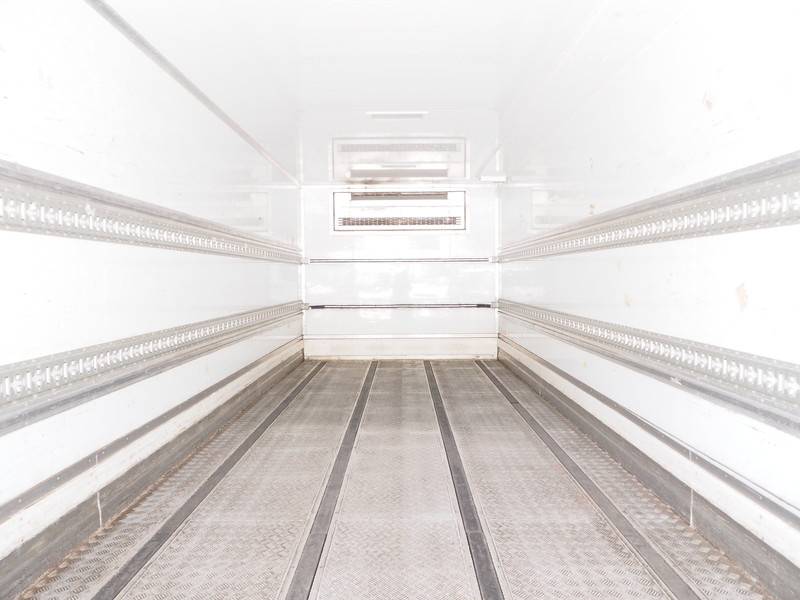 いすゞ フォワード 冷凍バン 中増t SKG-FSR90T2 年式 H25[写真10]