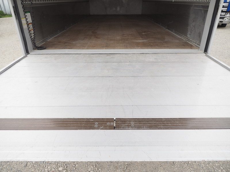 いすゞ フォワード ウイング車 中型 TKG-FRR90T2 年式 H27[写真25]