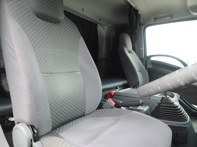 いすゞ フォワード ウイング車 中型 TKG-FRR90T2 年式 H27[写真27]