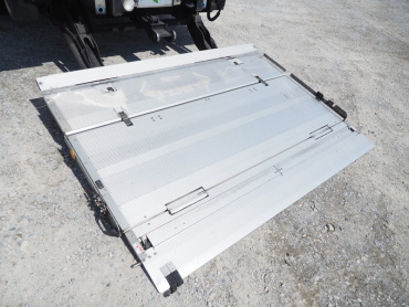 いすゞ フォワード 冷凍バン 中型 SKG-FRR90S2 年式 H24 [写真17]