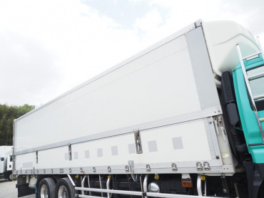 いすゞ ギガ 冷凍ウイング 大型 PJ-CYL51V5 年式 H17 [写真11]