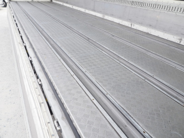 いすゞ ギガ 冷凍ウイング 大型 PJ-CYL51V5 年式 H17 [写真23]