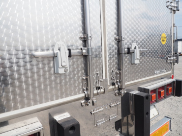 いすゞ ギガ 冷凍ウイング 大型 PJ-CYL51V5 年式 H17 [写真09]