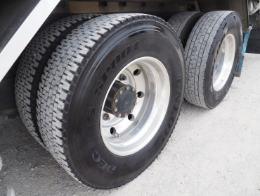 いすゞ ギガ 冷凍ウイング 大型 PJ-CYL51V5 年式 H17 [写真47]