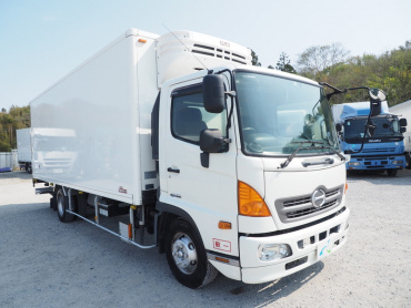 日野 レンジャー 冷凍バン 中型 TKG-FC9JKAA 年式 H25 [写真03]