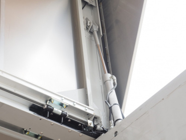 いすゞ フォワード ウイング車 中型 TKG-FRR90T2 年式 H27 [写真09]