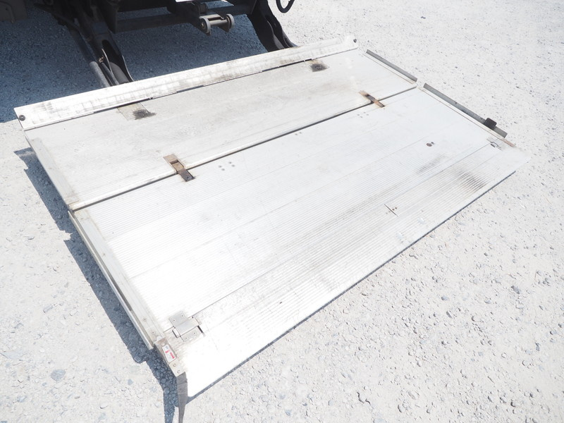 いすゞ ギガ ウイング車 大型 LKG-CYJ77A 年式 H24[写真24]