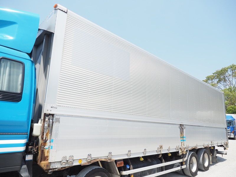 いすゞ ギガ ウイング車 大型 LKG-CYJ77A 年式 H24[写真11]