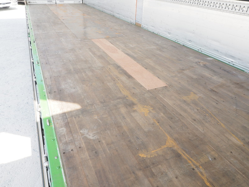 いすゞ ギガ ウイング車 大型 QKG-CYJ77A 年式 H24[写真19]