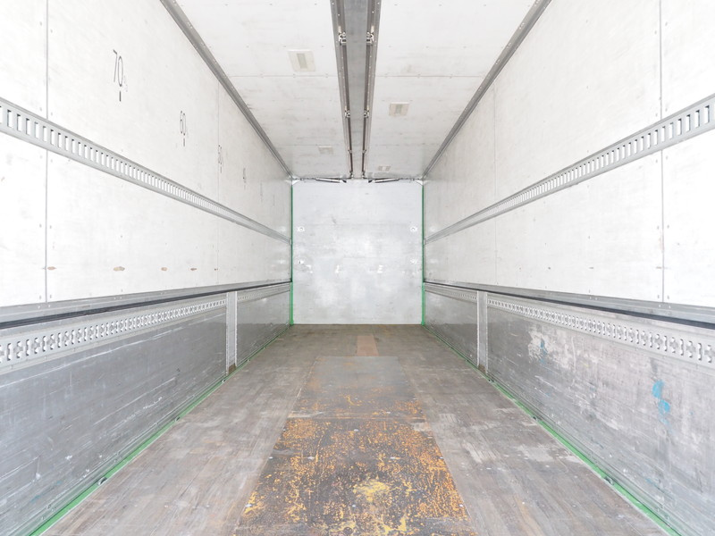 いすゞ ギガ ウイング車 大型 QKG-CYJ77A 年式 H24[写真22]