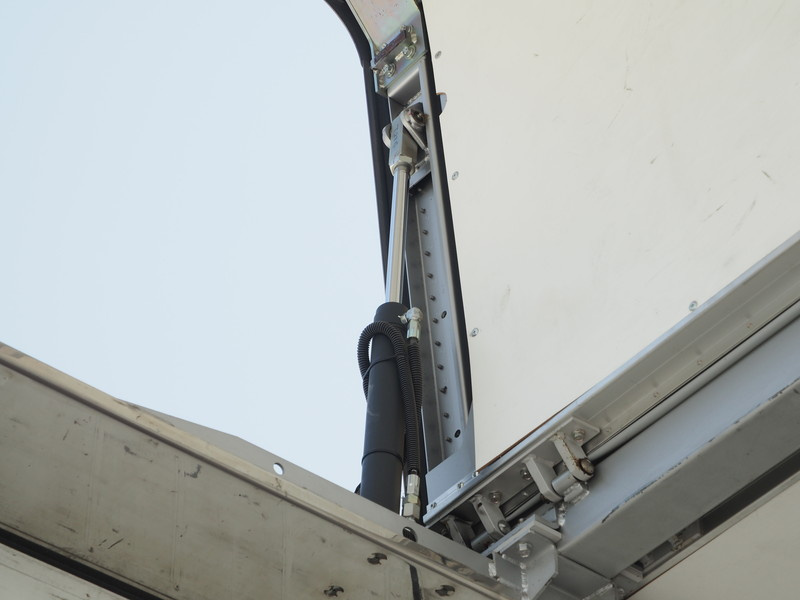 三菱ふそう スーパーグレート ウイング車 大型 QKG-FS54VZ 年式 H24[写真16]