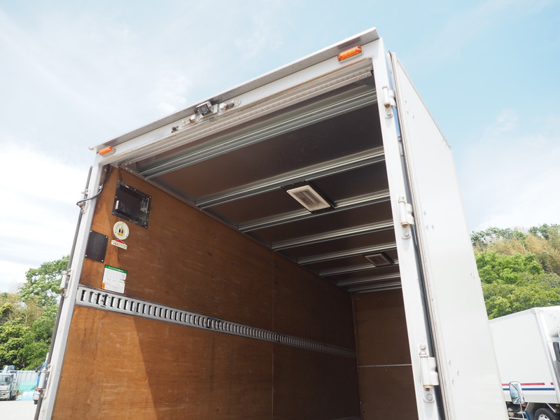 いすゞ エルフ バン車 小型 TPG-NMR85AN 年式 H27[写真12]