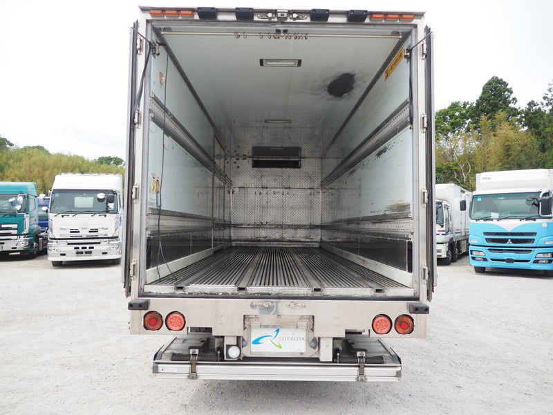 いすゞ フォワード 冷凍バン 中増t PKG-FSR34T2 年式 H19[写真11]