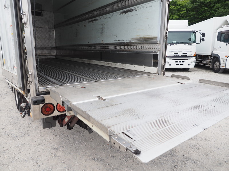 いすゞ フォワード 冷凍バン 中増t PKG-FSR34T2 年式 H19[写真14]