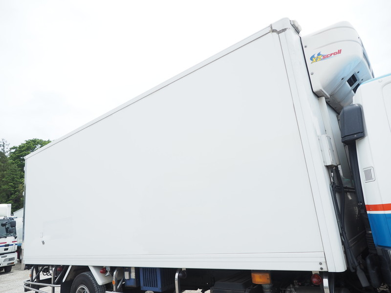 三菱ふそう ファイター 冷凍バン 中型 PDG-FK61F 年式 H23[写真09]