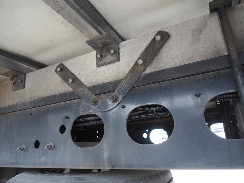 三菱ふそう ファイター 冷凍バン 中型 PDG-FK61F 年式 H23[写真30]