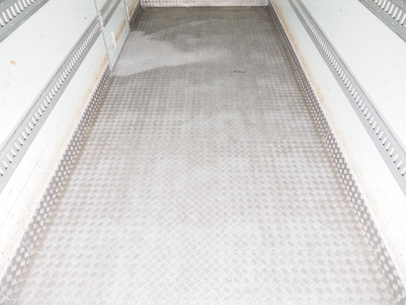 日野 レンジャー 冷凍バン 中型 TKG-FC9JKAA 年式 H27[写真12]