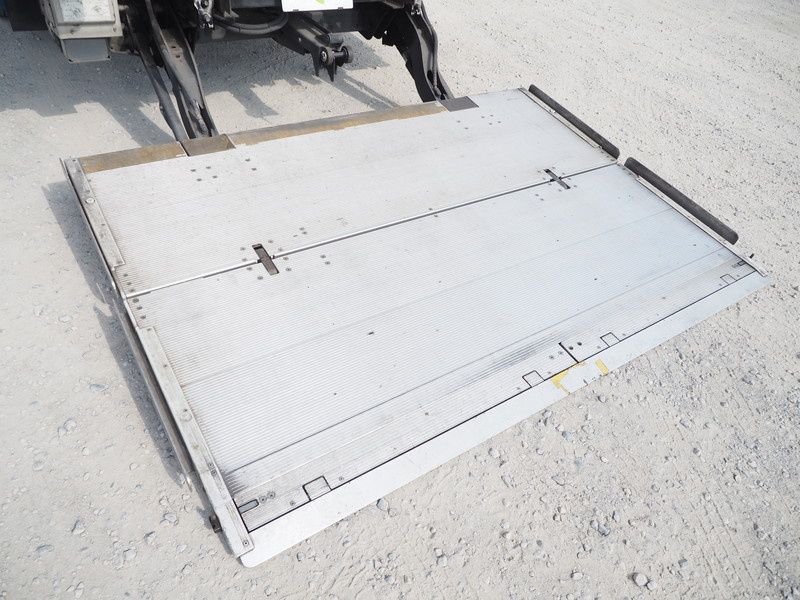 いすゞ フォワード 冷凍バン 中型 TKG-FRR90S2 年式 H25[写真18]