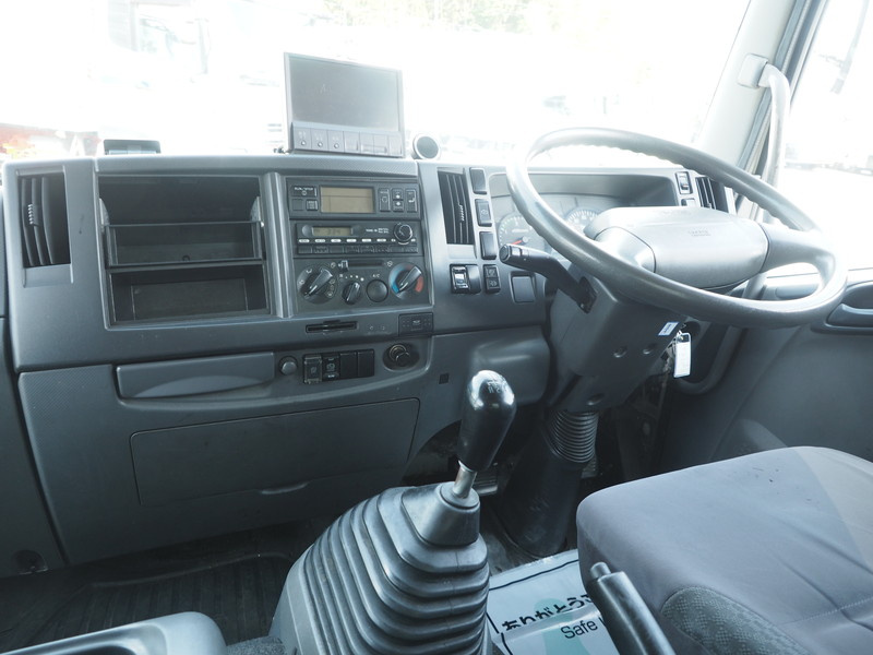 いすゞ フォワード 冷凍バン 中型 TKG-FRR90S2 年式 H25[写真24]